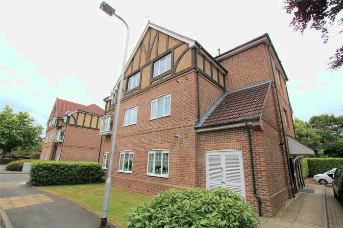 2 Bedroom Flat To Rent In Ashdene Gardens, Reading, RG30