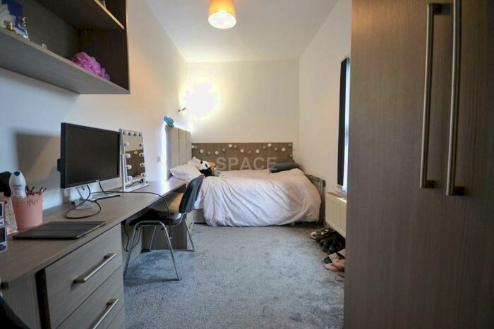 9 Bedroom Terraced House To Rent In Christchurch Road, Reading, RG2