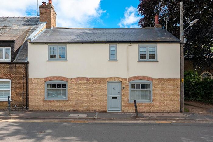 3 Bedroom Cottage For Sale In High Street, Somersham, Huntingdon, Cambridgeshire, PE28