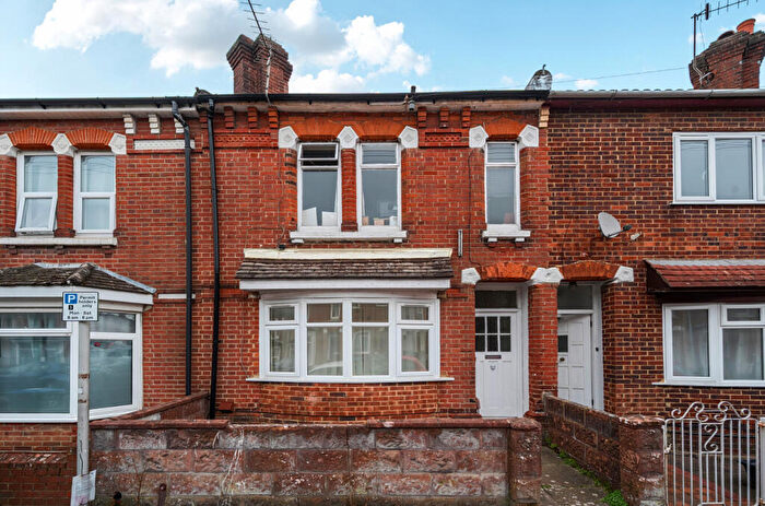 3 Bedroom Terraced House For Sale In Milton Road, Polygon, Southampton, Hampshire, SO15