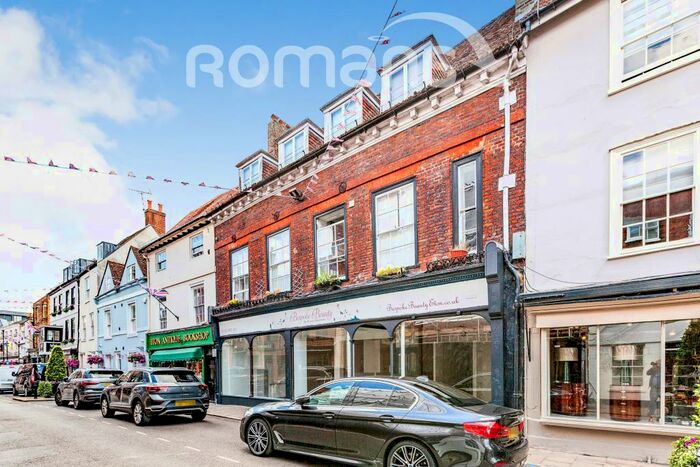 3 Bedroom Flat To Rent In High Street Eton, SL4