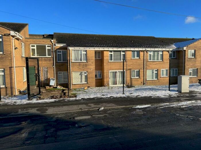 1 Bedroom Flat To Rent In Weavers Brook, Halifax, HX2