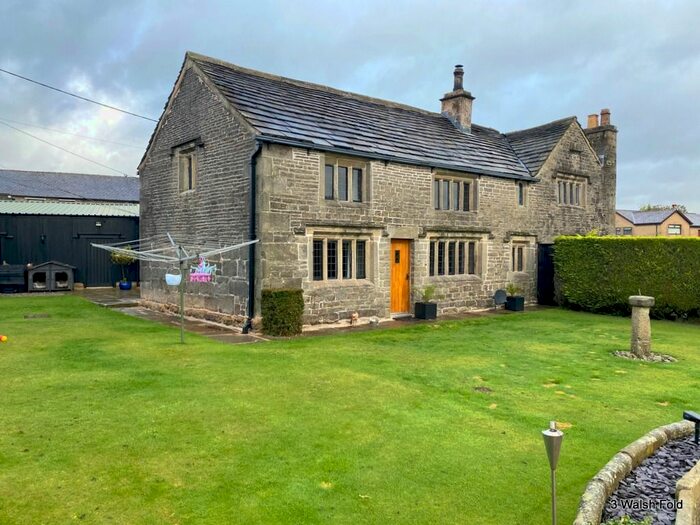 3 Bedroom Country House To Rent In Walsh Fold, Turton, BL7