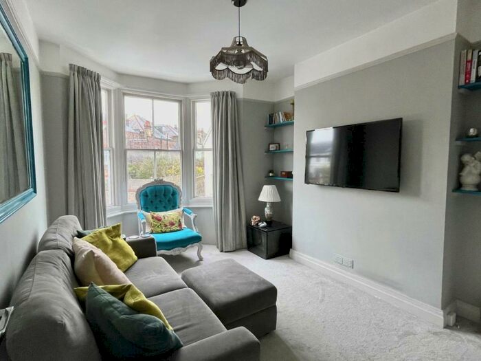 2 Bedroom Flat To Rent In Grantham Road, Brighton, BN1