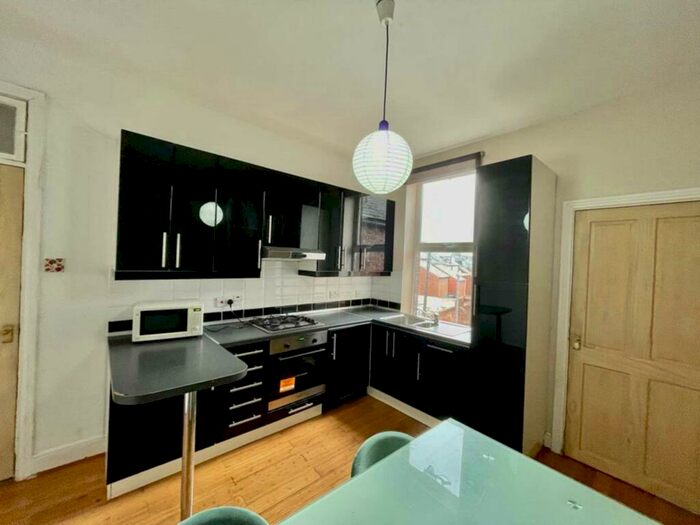 4 Bedroom Maisonette To Rent In Prince Consort Road, Gateshead, NE8