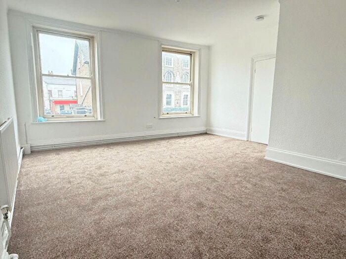 1 Bedroom Flat To Rent In Flat, High Street, Newmarket, CB8