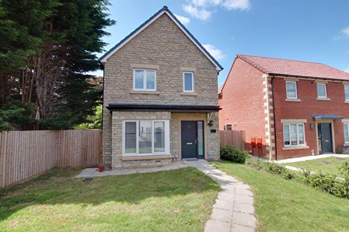 3 Bedroom Detached House For Sale In Roman Place, Westbury, BA13