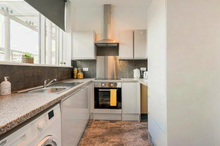 2 Bedroom Flat To Rent In Lime Tree Way, Basingstoke, RG24