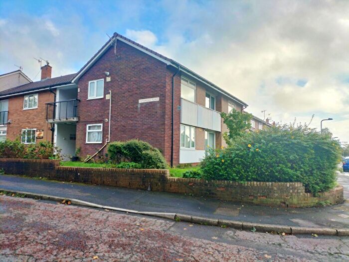 2 Bedroom Flat To Rent In Pembroke Place, Llanyravon, NP44