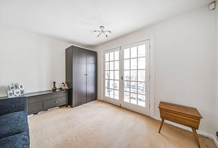 2 Bedroom Bungalow For Sale In Heather Avenue, Frampton Cotterell, Bristol, Gloucestershire, BS36
