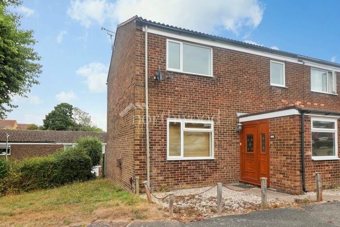 3 Bedroom Terraced House To Rent In Hurst Road, Kennington, Ashford, TN24