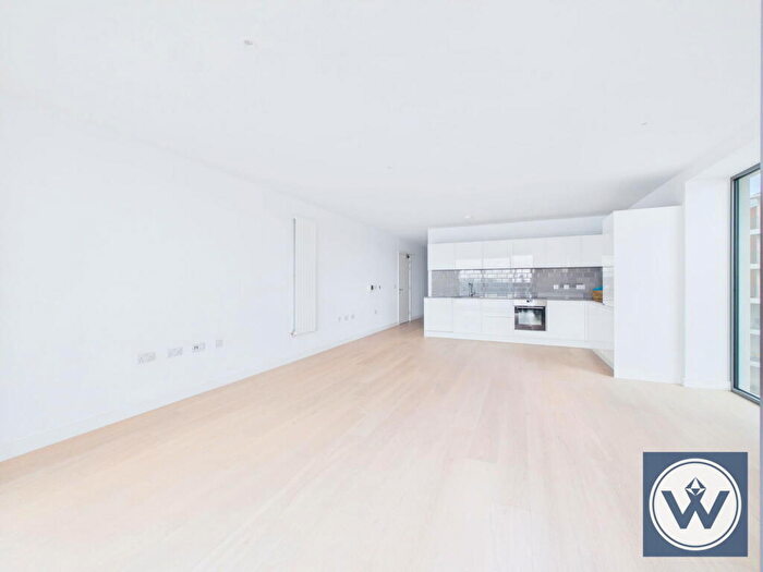 3 Bedroom Flat For Sale In Cable Street, London, E16