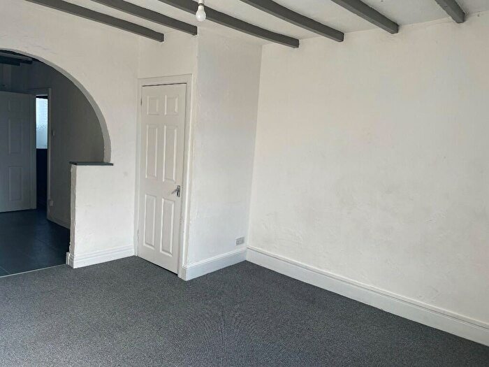1 Bedroom Flat To Rent In High Street, Heanor, Derbyshire, DE75