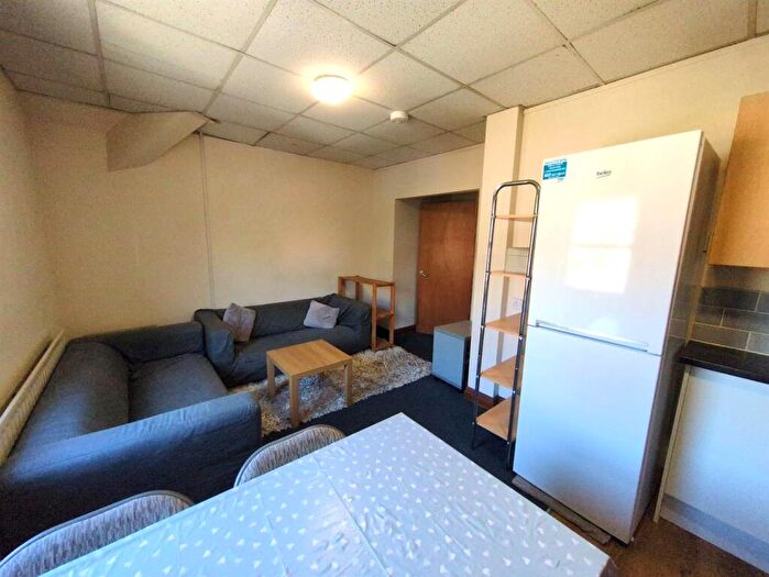 3 Bedroom Apartment To Rent In Turners Lane, Sheffield, S10