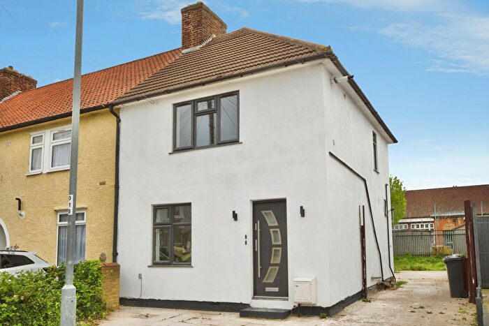 1 Bedroom Terraced House For Sale In Sterry Road, Dagenham, Essex, RM10