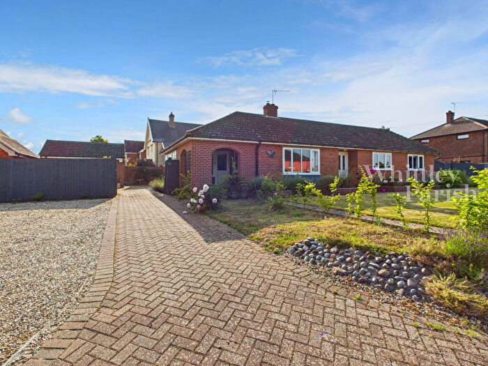 4 Bedroom Detached Bungalow For Sale In High Street, Gislingham, IP23