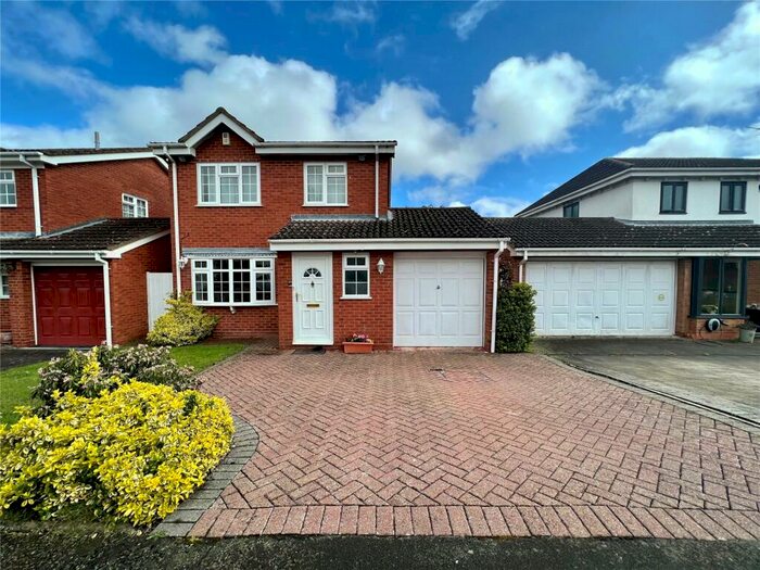 4 Bedroom Detached House To Rent In Stoney Close, Solihull, West Midlands, B92