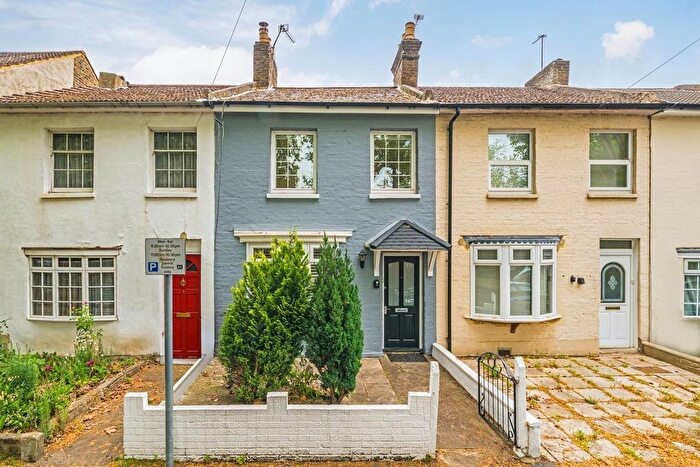 4 Bedroom Property For Sale In Fairfield East, Kingston Upon Thames, KT1