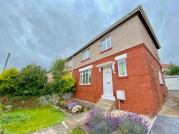 3 Bedroom Semi-Detached House To Rent In Brixham Avenue, Low Fell, NE9