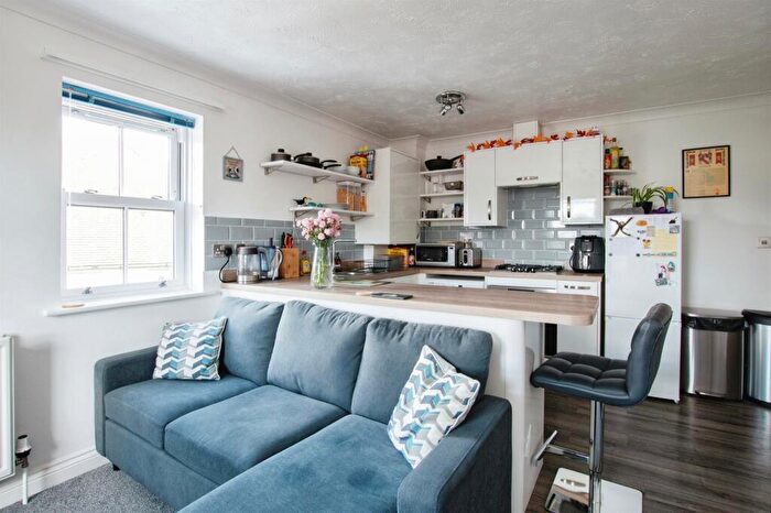 1 Bedroom Flat For Sale In Riverside Place, Fordingbridge, SP6