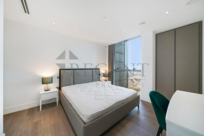 2 Bedroom Apartment For Sale In Carrara Tower, Bollinder Pl, City Rd, EC1V
