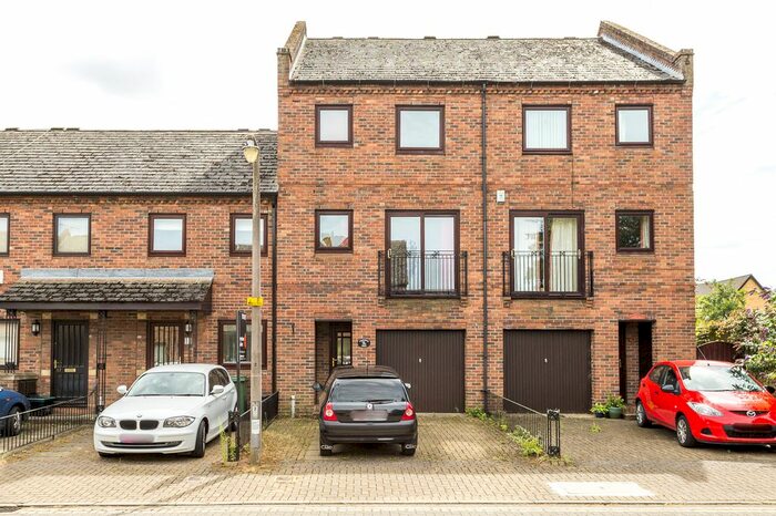 4 Bedroom Terraced House To Rent In Fewster Way, York, YO10