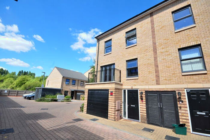 4 Bedroom End Of Terrace House To Rent In Parchment Close, Mitcham, Surrey, CR4