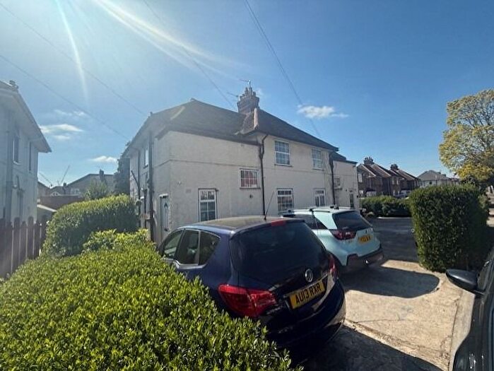 1 Bedroom Flat To Rent In Hunters Grove, Hayes, Greater London, UB3