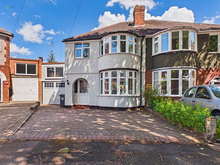 3 Bedroom Semi Detached House For Sale In Dunvegan Road, Erdington, Birmingham, B24