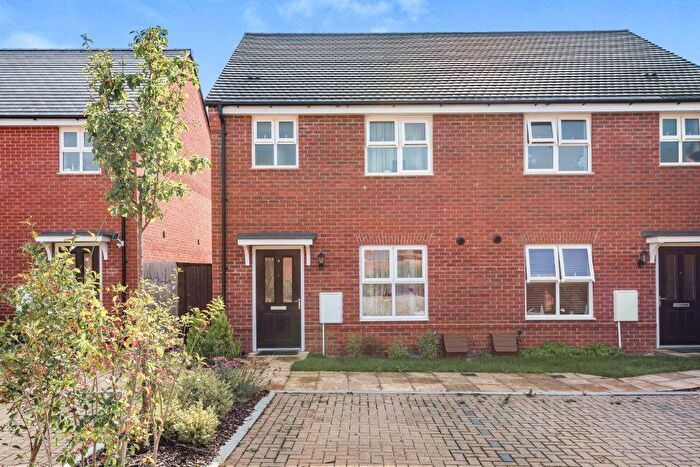 3 Bedroom Semi-Detached House To Rent In Blackthorn Road, Andover, SP11