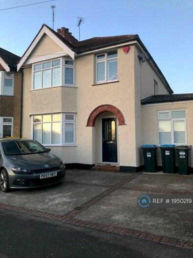 3 Bedroom Semi-Detached House To Rent In Sunny Rise, Chaldon, Caterham, CR3