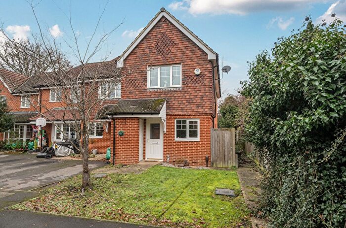 2 Bedroom End Of Terrace House For Sale In The Laurels, Woodley, Reading, RG5