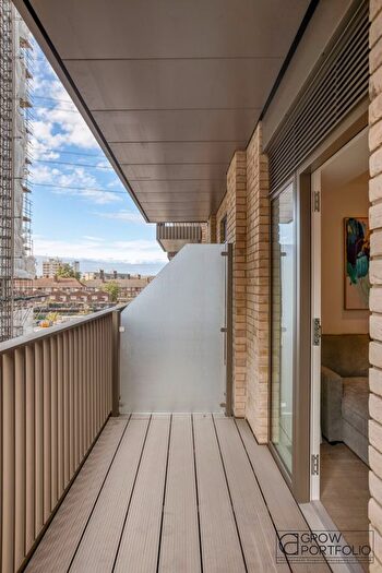 1 Bedroom Flat To Rent In Eden Place, London, E16