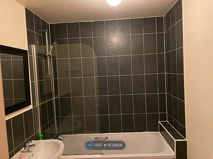 1 Bedroom Flat To Rent In Space, Bristol, BS3