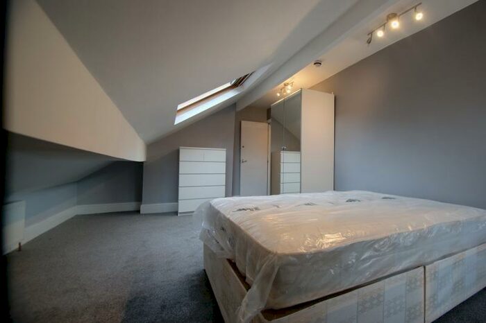 1 Bedroom Flat To Rent In Meanwood Road, Meanwood, Leeds, LS7