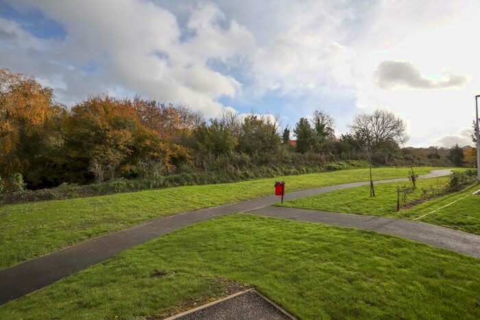 4 Bedroom Detached House For Sale In Spinners Square, Chudleigh, Newton Abbot, TQ13