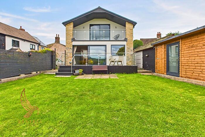 3 Bedroom Detached House For Sale In Lower Collier Fold, Cawthorne, S75