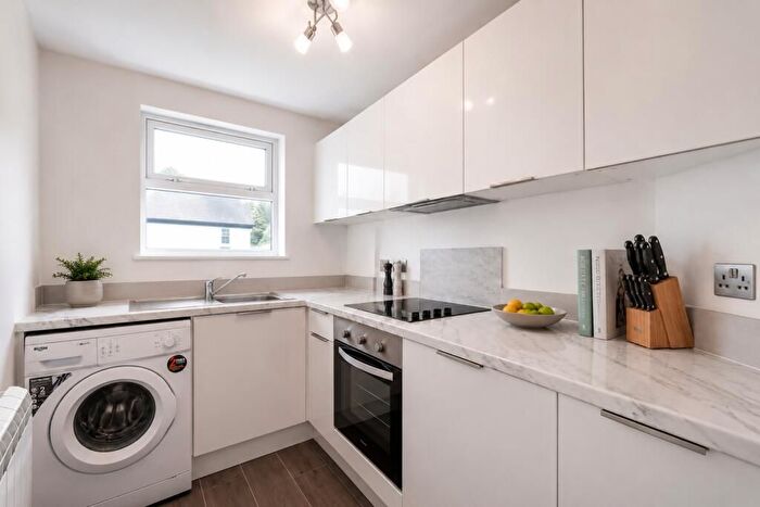 1 Bedroom Flat To Rent In Laburnham Road, Maidenhead, SL6