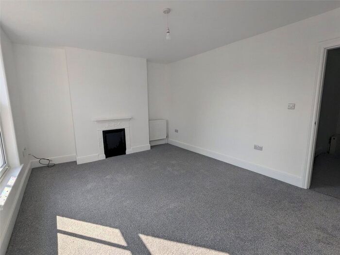 1 Bedroom Flat To Rent In Duke Street, Sleaford, Lincolnshire, NG34