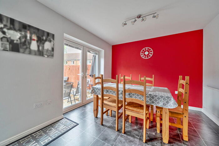 4 Bedroom Detached House For Sale In Silks Way, Andover, SP11