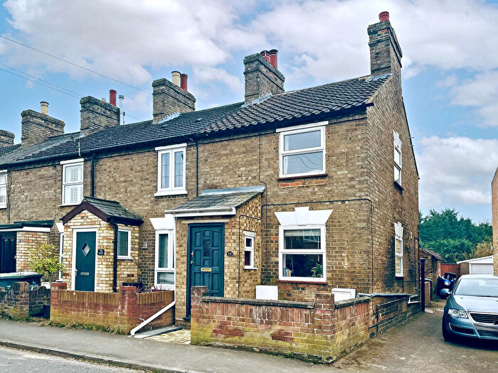 2 Bedroom End Of Terrace House For Sale In The Baulk, Biggleswade, SG18