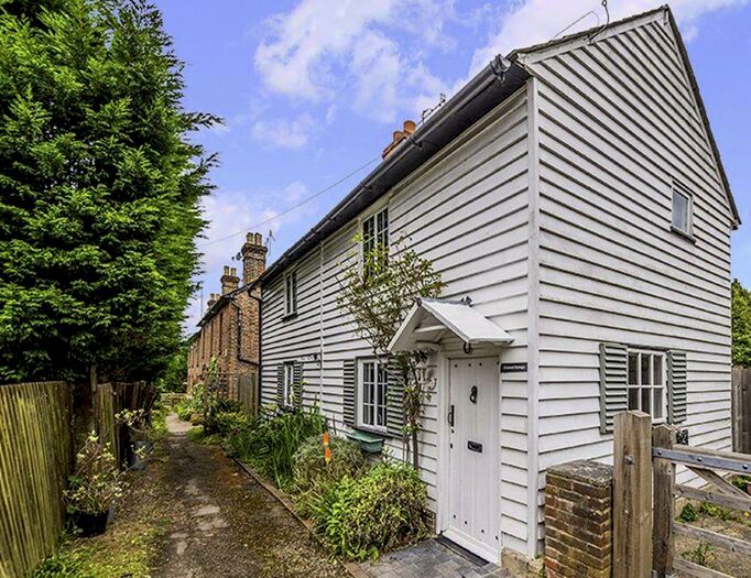 3 Bedroom Detached House To Rent In Quality Street, Redhill, Merstham, RH1