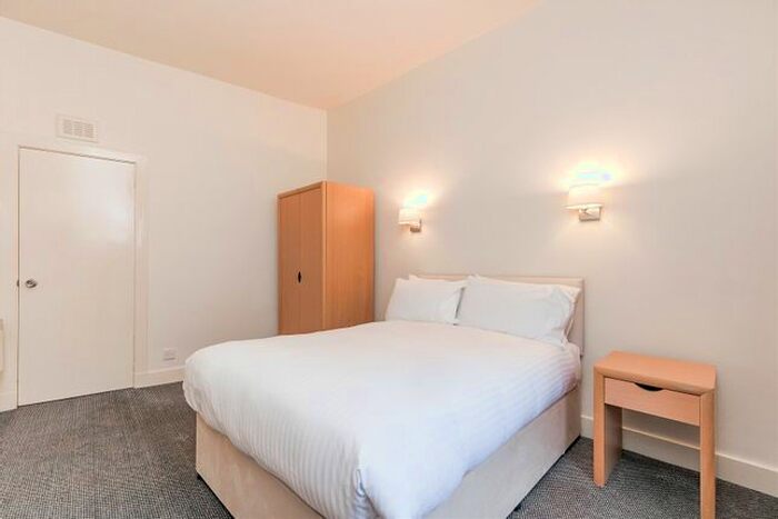 2 Bedroom Flat To Rent In Baker Street, Aberdeen, AB25