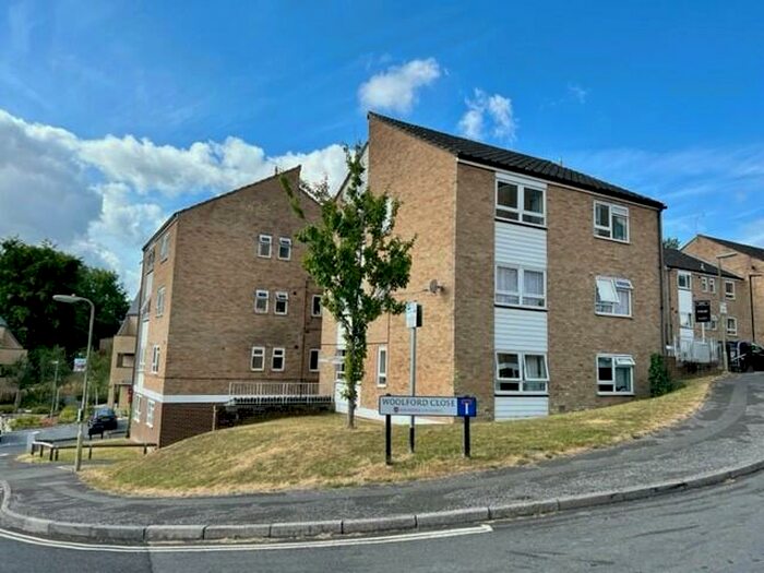 2 Bedroom Flat To Rent In Woolford Close, Winchester, SO22