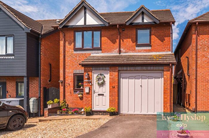 3 Bedroom Detached House For Sale In Dotton Close, Exeter, EX1