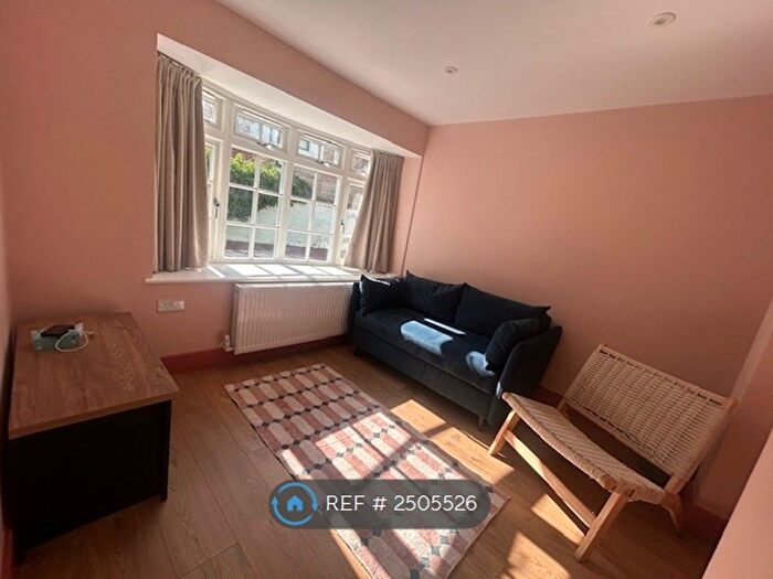 1 Bedroom Flat To Rent In Saville Road, London, W4