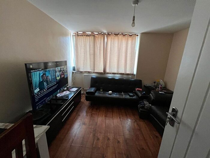 4 Bedroom Property To Rent In Lampton Road, Hounslow, TW3