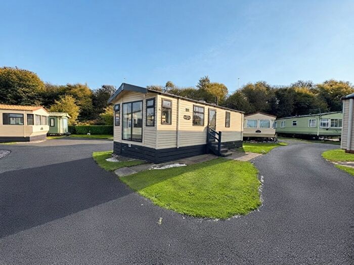 2 Bedroom Park Home For Sale In Whalley Lane, Blackpool, FY4