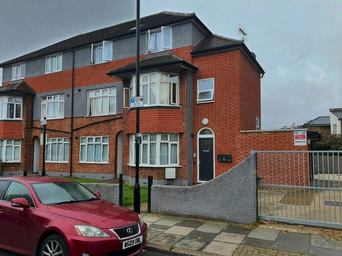 2 Bedroom Flat To Rent In Truro Road, London, N22