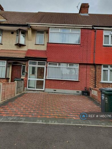 3 Bedroom Terraced House To Rent In West Hill Drive, Dartford, DA1